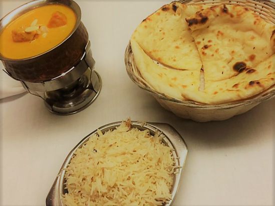 Restaurante Agra pan arroz y pollo al curry